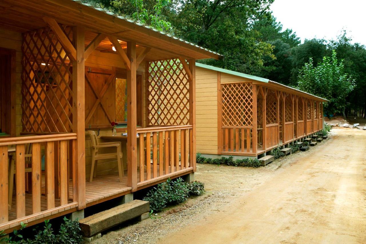 Отель Camping Bassegoda Park Albanya Экстерьер фото